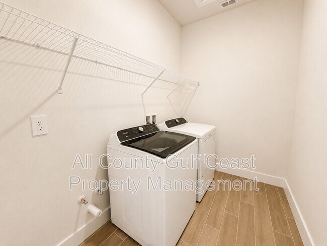 Building Photo - 168 Shady Edge Lp