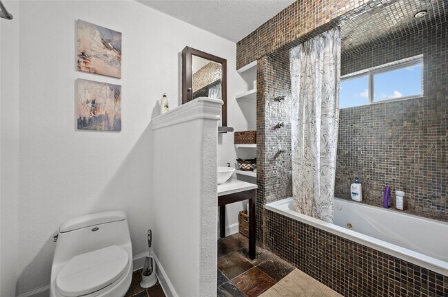 Building Photo - 2311 Addison Rd