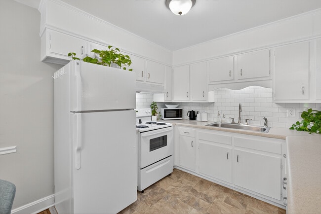 Building Photo - 930 Norland Rd