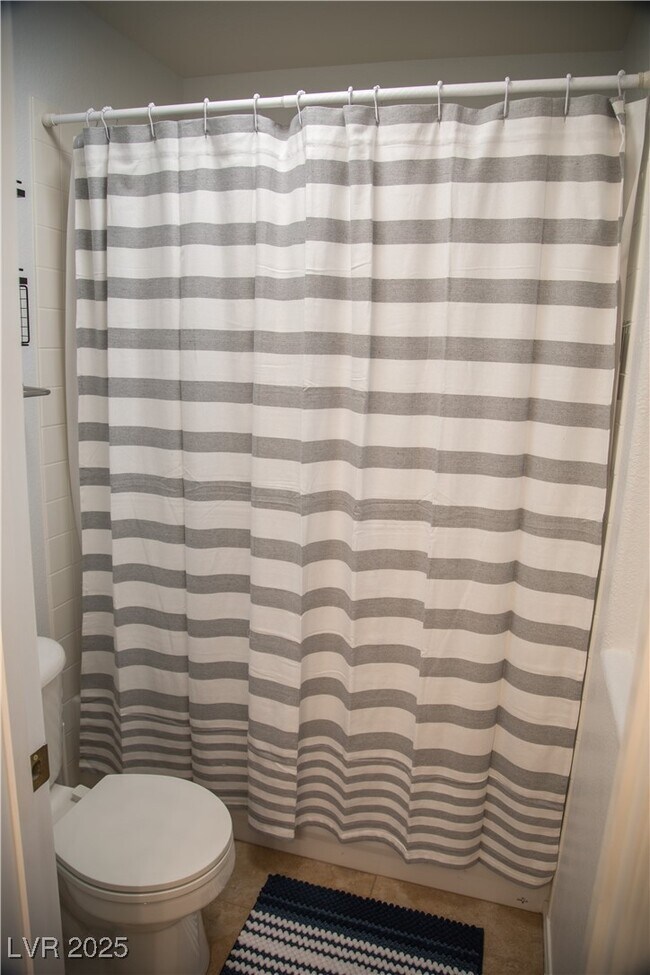 Building Photo - 7410 Deer Springs Way