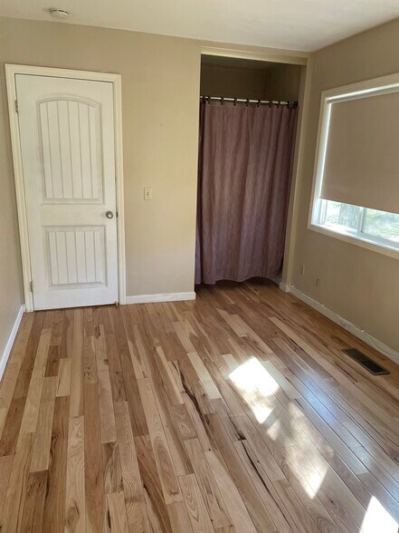 Building Photo - 26801 Columbia Way