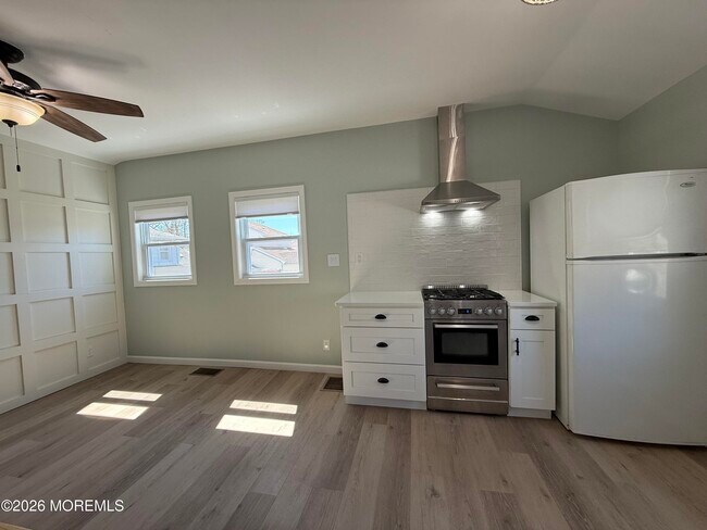 Building Photo - 1305 L St