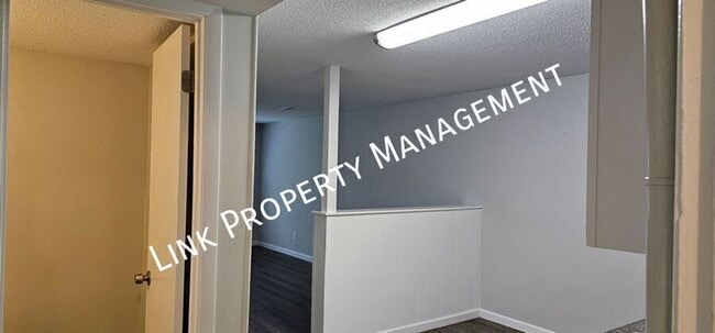 Building Photo - 1640 Keeble St