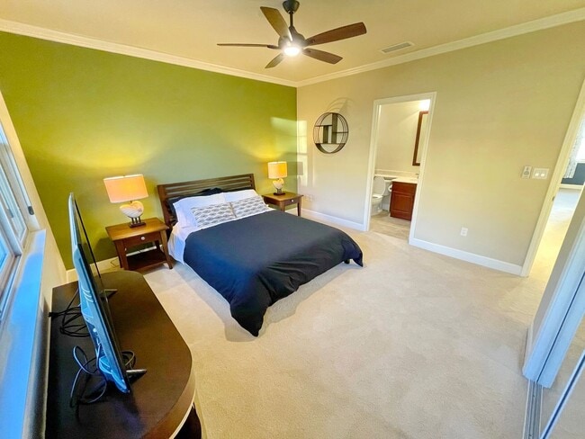 Building Photo - Luxury Townhome Living at The Villas at Ke...