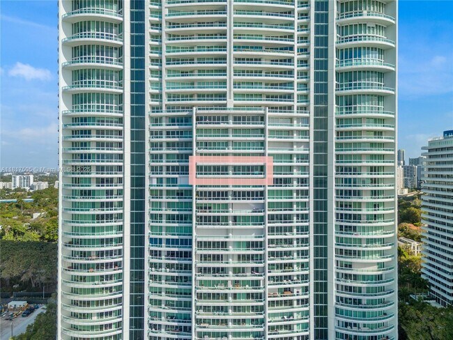 Building Photo - 1643 Brickell Ave