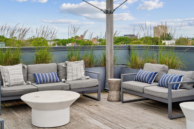 Luxe on Chicago apartments — community photo - Luxe on Chicago