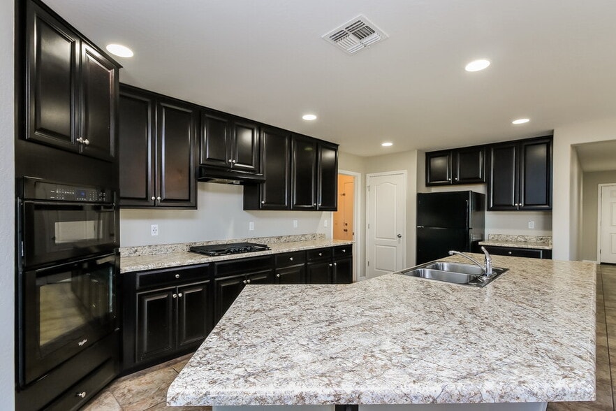 Building Photo - 10826 E Calypso Ave