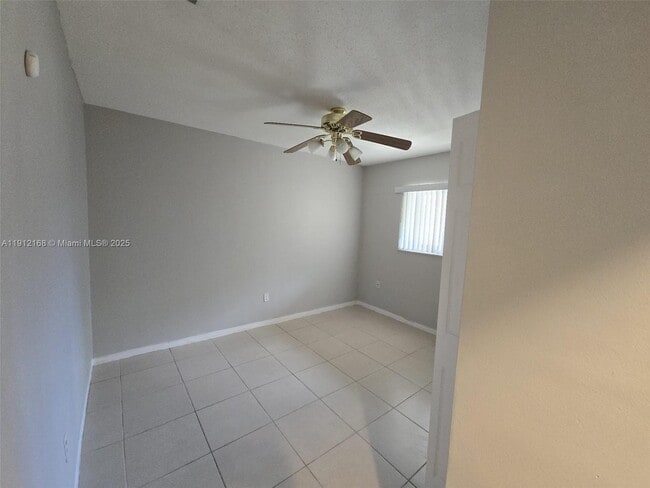 Building Photo - 4830 SW 27th Ave