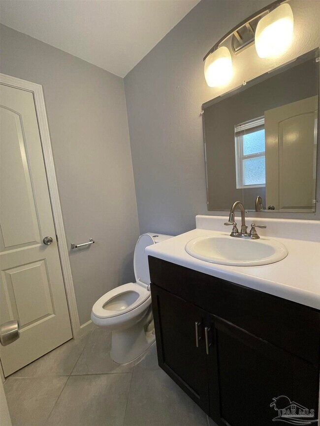 Building Photo - 5212 Parkway Dr