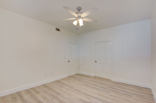 Building Photo - Completely updated and remodeled bottom-fl...