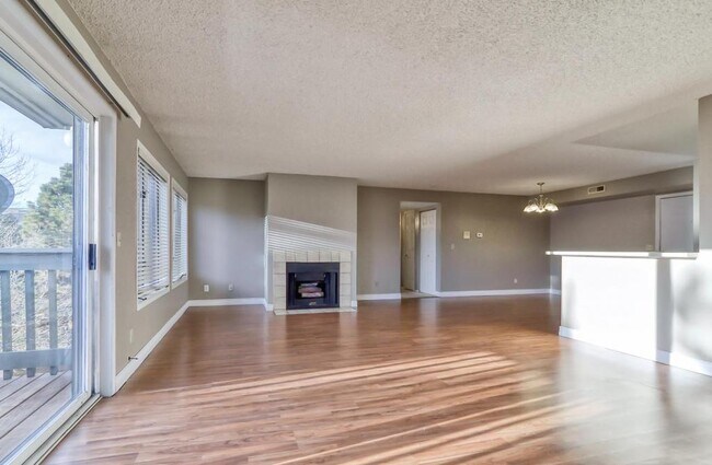 Building Photo - 6435 S Dayton St, #304