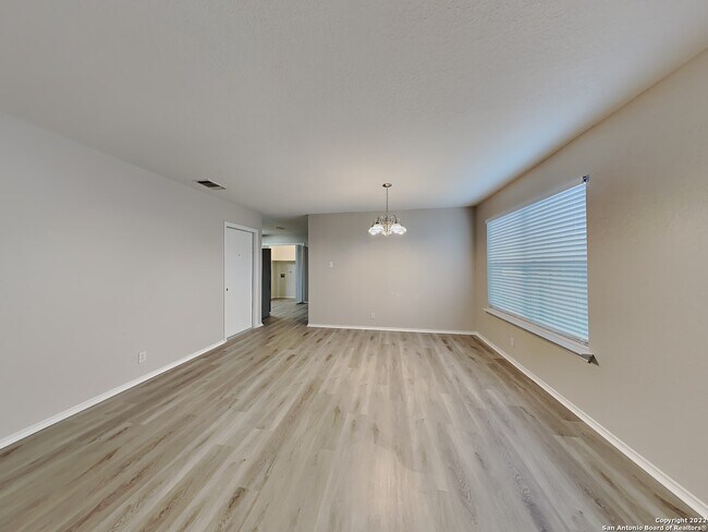 Building Photo - 9603 Kennebec Way