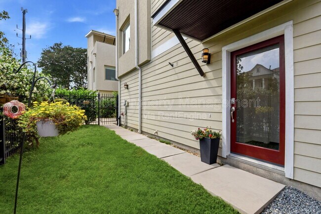 Building Photo - 1512 Crockett St