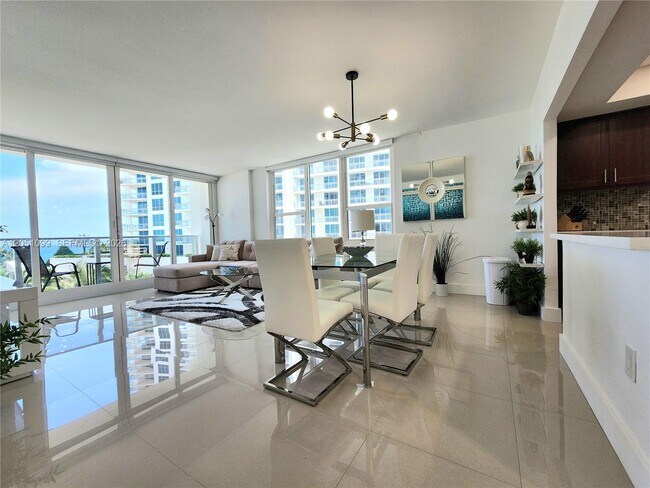 Building Photo - 3505 S Ocean Dr