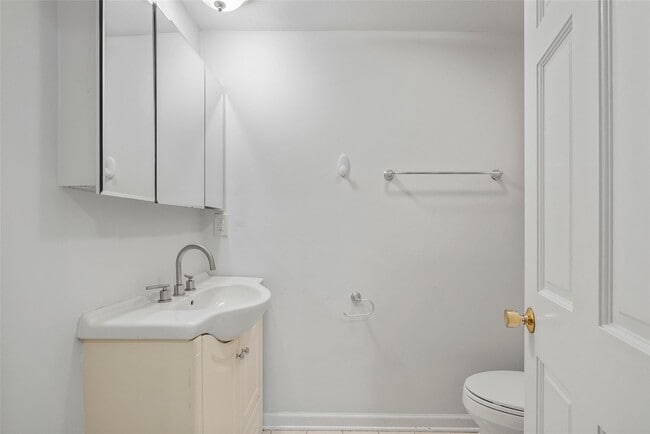 Building Photo - 491 Carol Pl