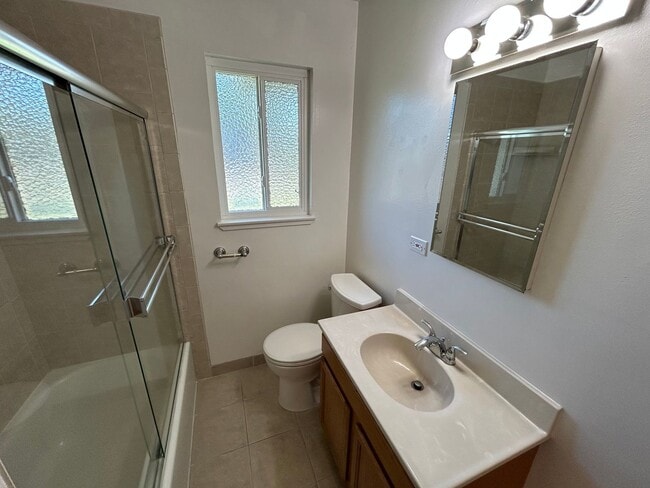 Building Photo - Spacious Single-Story 4BR Home with Bonus ...
