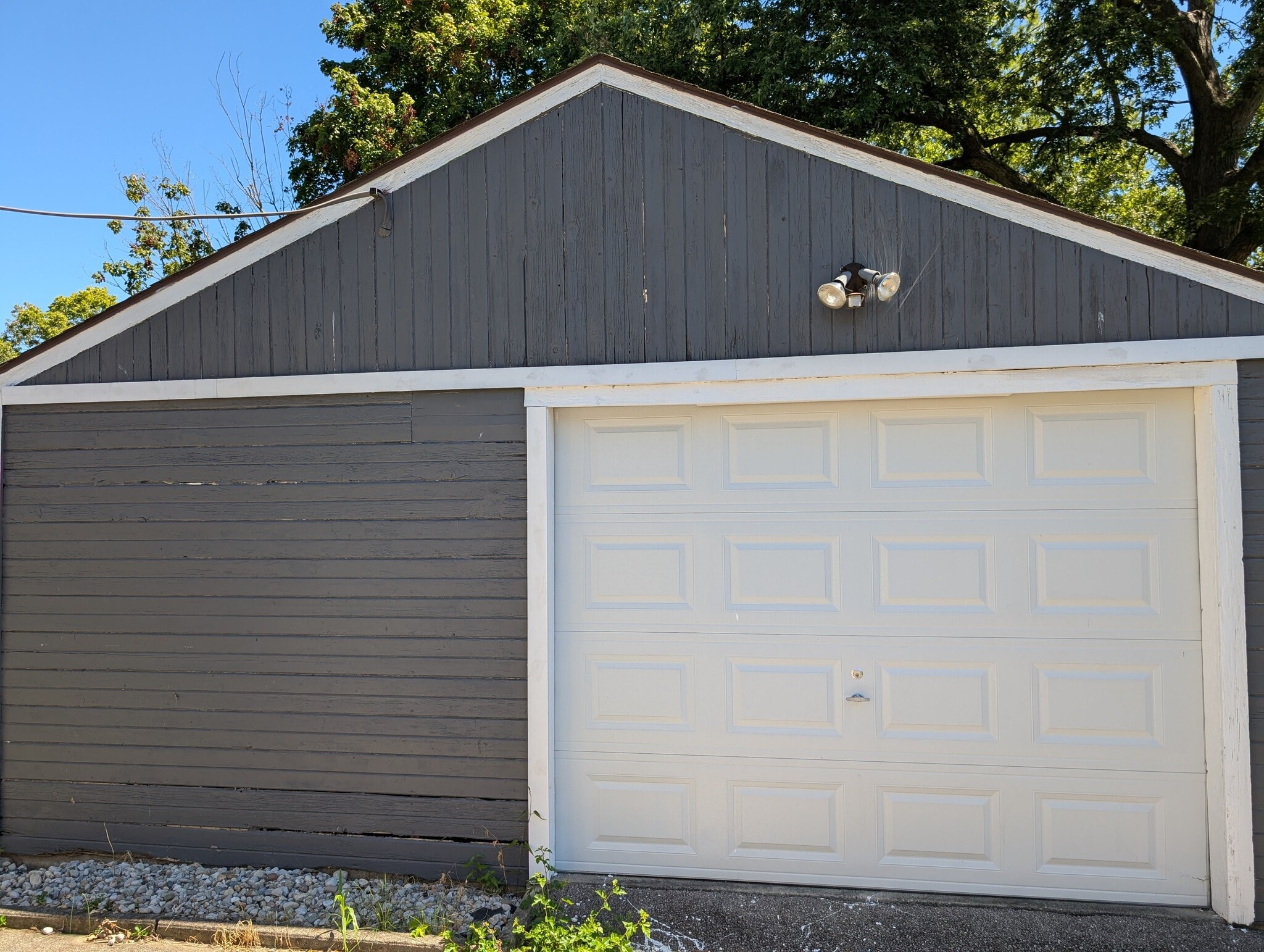 Building Photo - 8076 Lawrence Dr
