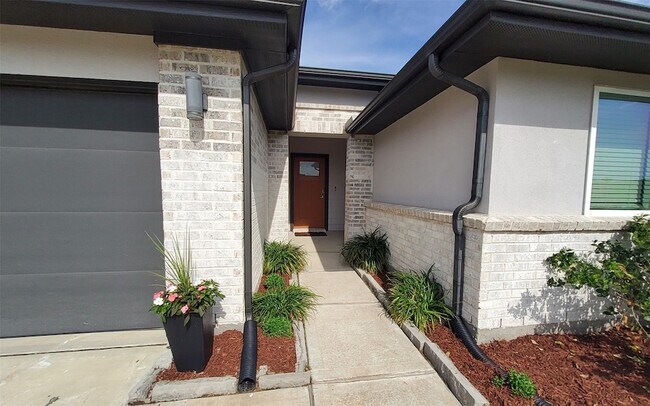 Building Photo - 3839 Sparkman Ln