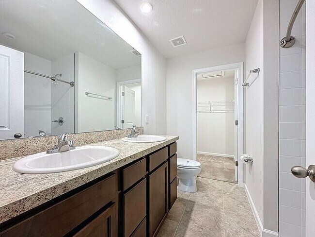 Building Photo - Dream Townhome in Magnolia Grove, Davenport !