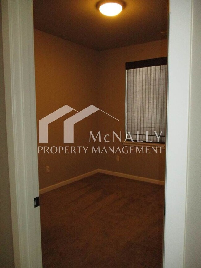 Building Photo - Lovely 4 bedroom 3 bath home in South Kitsap