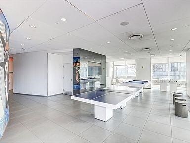 Building Photo - 77 Hudson St