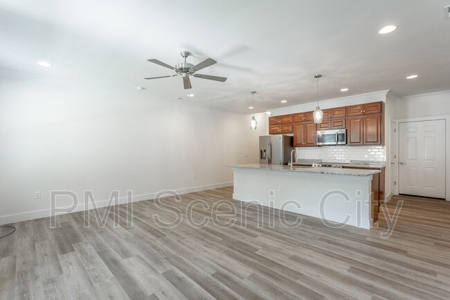 Building Photo - 1886 Young Rd SE