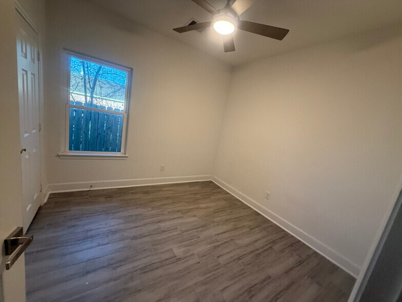 Building Photo - 4506 Aledo St