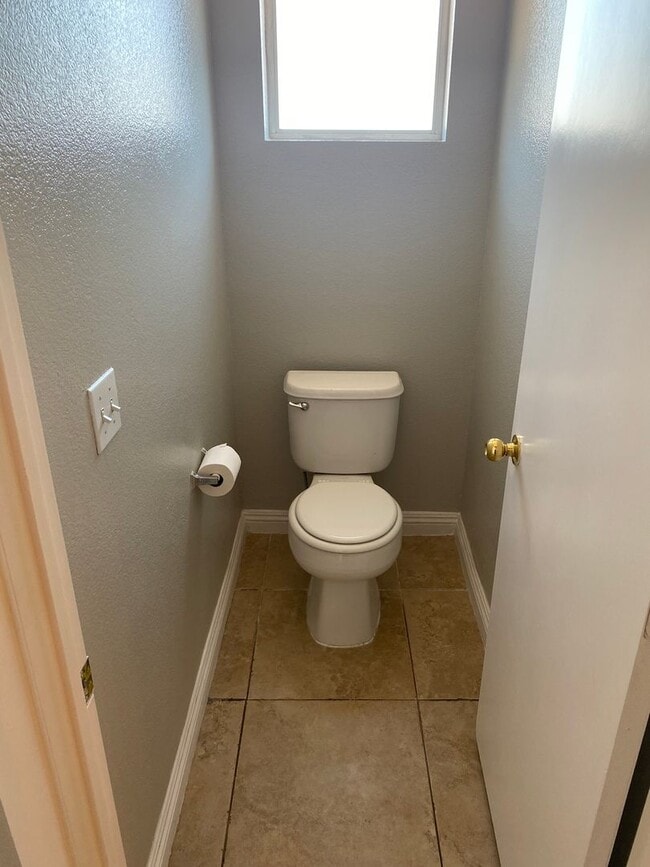 Building Photo - AMERICANA Property Mgmt - Remodeled 2 story 3 beds house in Desert Pines