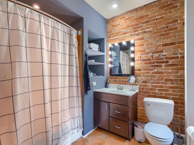 Building Photo - 1640 N 3rd St