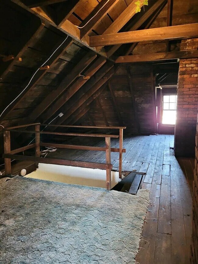 Building Photo - 145 Main St