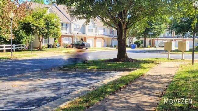 Building Photo - 255 Luzelle Dr