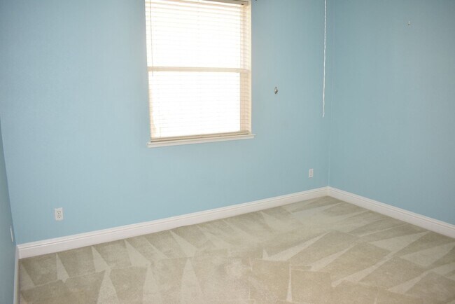 Building Photo - 630 Rogers Cir
