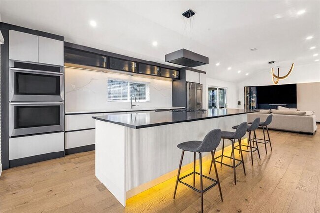 Building Photo - 915 Lost Forest Dr NW