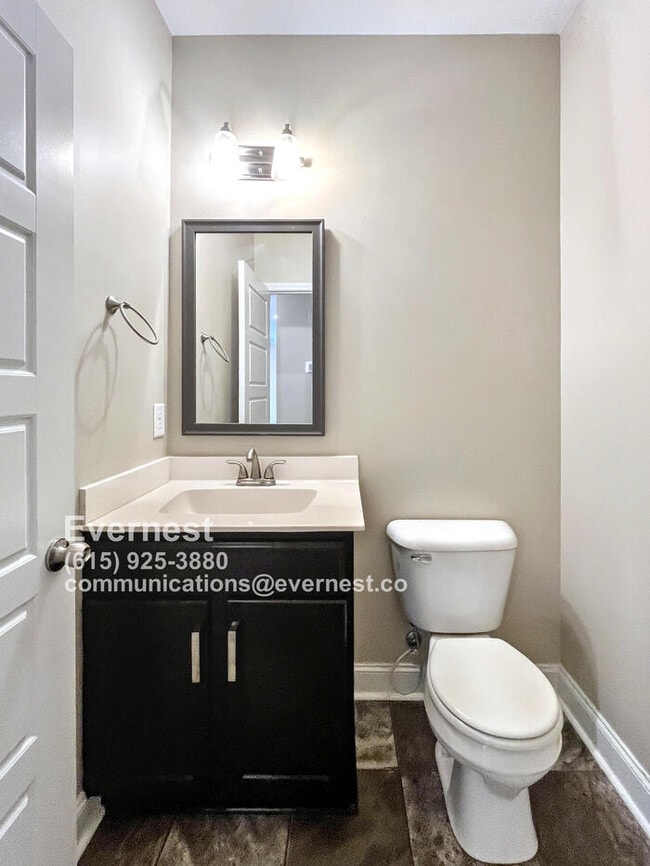 Building Photo - Spacious 4-Bedroom Home with Modern Comfor...