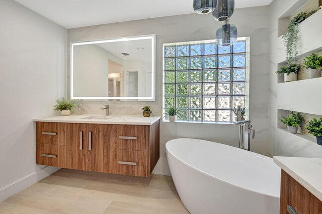 Building Photo - 11287 Vivero Ave