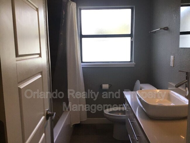 Building Photo - 520 Sunrise Dr