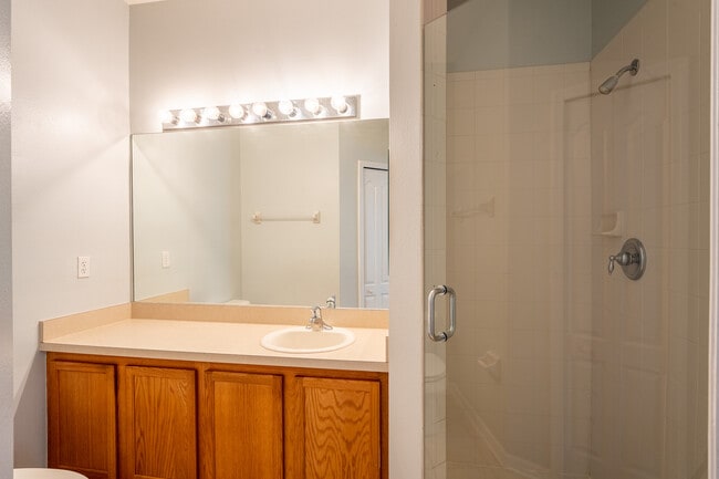 Building Photo - 3581 Wilshire Way Rd