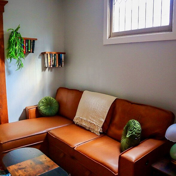 Building Photo - 796 Ebner St