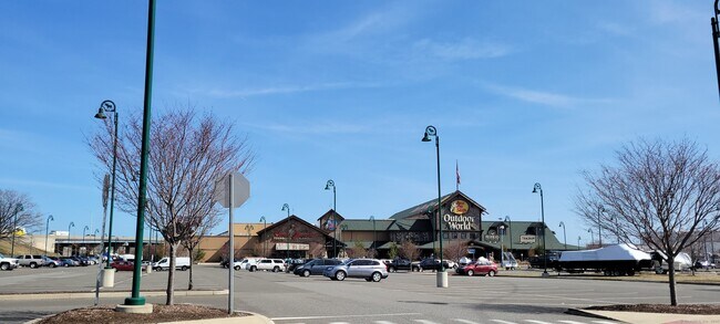 Building Photo - 405 Glendale Ave