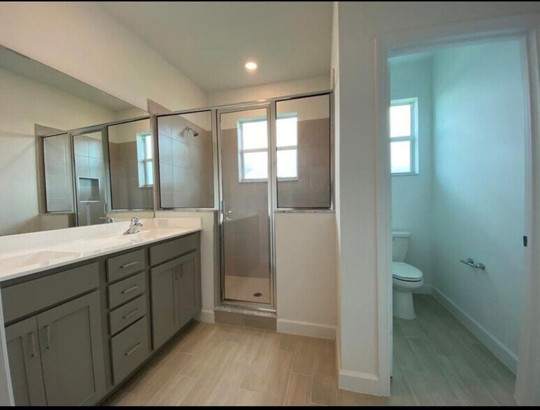 Building Photo - 4946 Navali Dr
