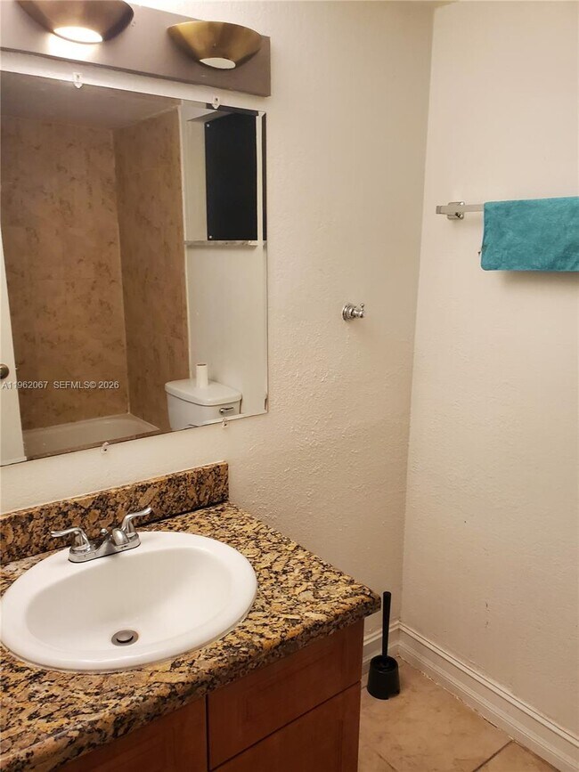 Building Photo - 1300 Moffett St