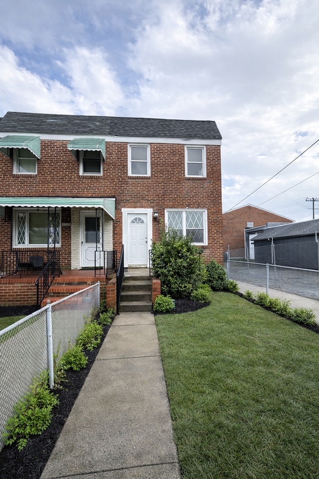 Building Photo - Two Bedroom House In Baltimore City