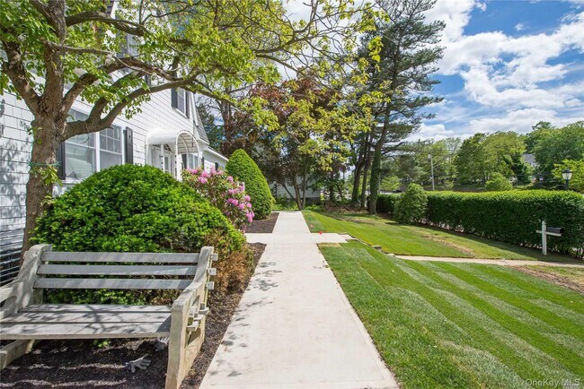 Building Photo - 8 Northridge St