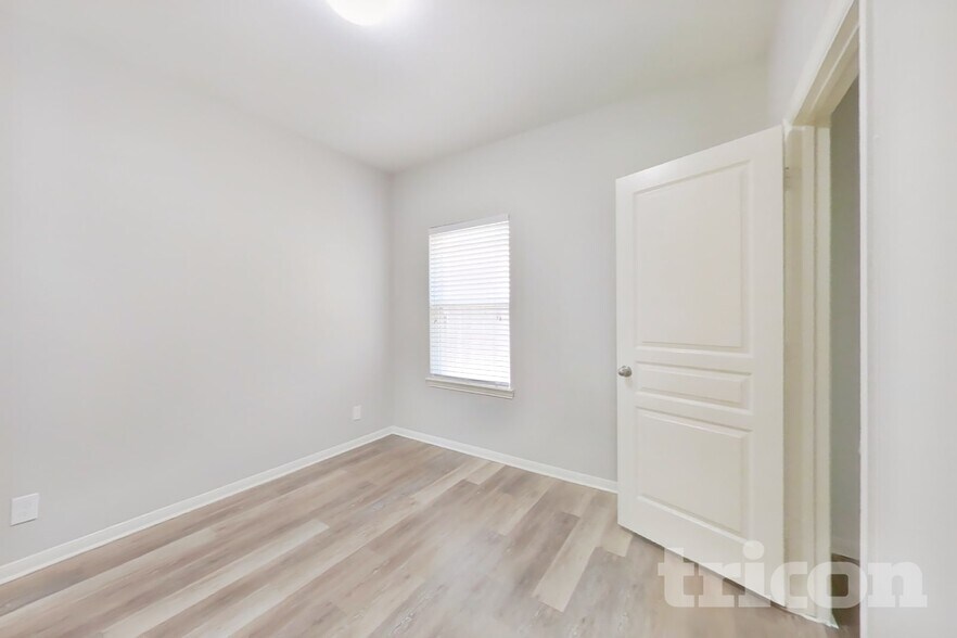 Building Photo - 6103 Coleus St