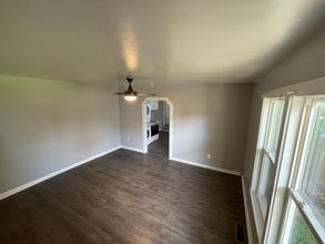 Building Photo - 101 N Main St