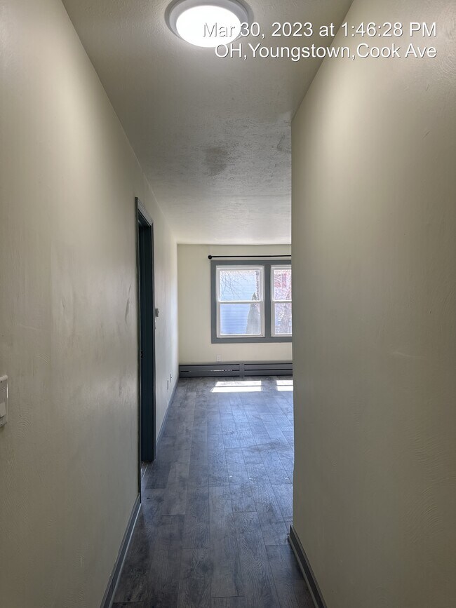 Building Photo - 865 Cook Ave