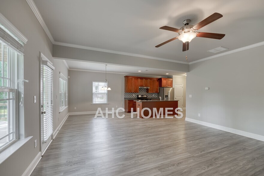 Building Photo - 2297 Shady Dr