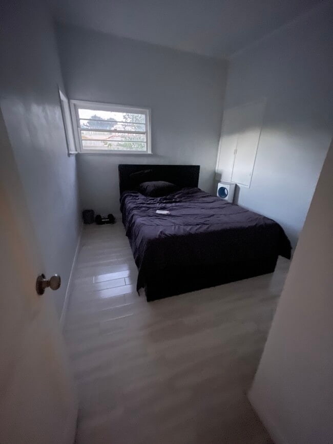 Building Photo - 265 S Church Ln