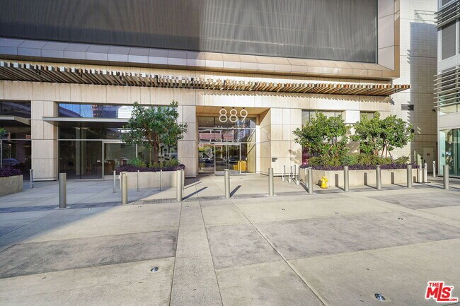 Building Photo - 889 Francisco St