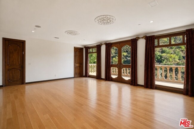 Building Photo - 28305 Via Acero